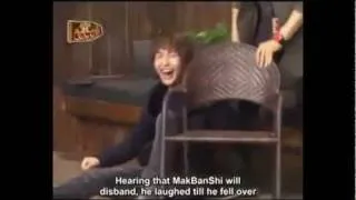 Onew falls out of chair