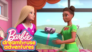 VACANZE DI NATALE | Barbie Dreamhouse Adventures | @BarbieItalia
