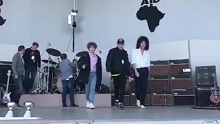 Joe Mazzello, Liam Lunniss and Gwilym Lee dancing: "BOSS ASS BITCH"