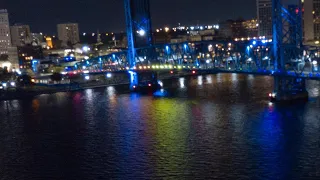 Jacksonville LGBT community uses flashlights to defy state order against Pride lights