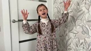 Аделия Загребина (8 лет) поёт Гимн РФ  a cappella (без сопровождения)