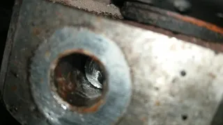 how to extract a broken Audi pinch bolt