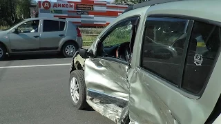 Авария в Волжском - двое госпитализированы