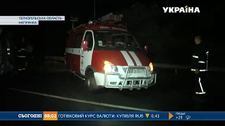 Туристичний автобус з пасажирами зірвався в урвище на Тернопільщині