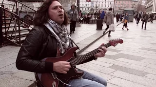 Marcello Calabrese - street guitarist "Burn" live in Milan