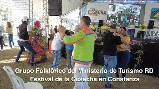 Grupo folklórico del Ministerio de Turismo Rep. Dominicana en el Festival de la Cosecha de Constanza