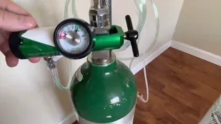 PORTABLE OXYGEN TANK SETUP