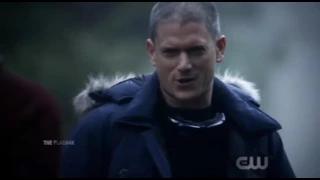 The Flash 3x22 Barry travels back in time to get Captain Cold