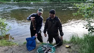 Ух-ты, кажется рыбалка удалась / Wow, it seems the fishing was a success