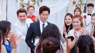 They received bridal bouquets,all friends cheered for them to be together! 🥳