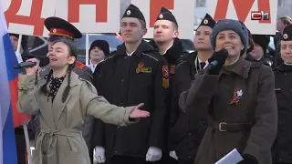 Сургутские школьники поздравили фронтовиков песнями и торжественным маршем