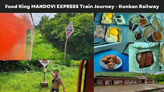 Food King 🤤 MANDOVI EXPRESS Train Journey From Mumbai to Goa - Konkan Railway