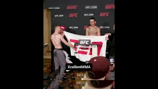 Justin Gaethje accidentally exposes Max Holloway