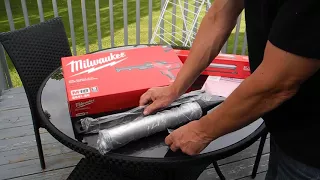 Milwaukee Cordless Caulking Gun