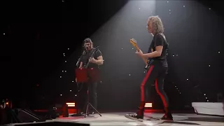 Metallica: Kirk & Rob Doodle (Live - Prague, Czech Republic - 2018)