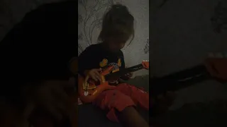 Игра на гитаре#дети#актеры 😘🧒😊