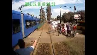 Kolizja rowerzysty z tramwajem, tramwaje miały otwarty przejazd (zielone)