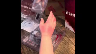 Mezco Silent Hill 2 Red Pyramid Thing Action Figure Unboxing 🖤
