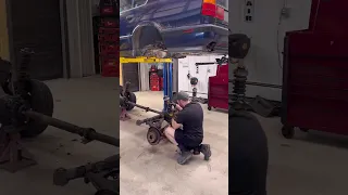 BMW E34 M5 Rear Suspension Disassembly