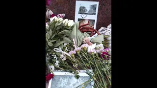 В РФ задерживают людей, несущих цветы к памятникам Тарасу Шевченко и Лесе Украинке