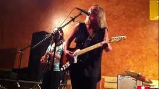 Lissie performing "Oh Mississippi" Live @ Zoey's in Ventura 05-18-12
