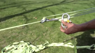 Comment installer une slackline traditionnelle (avec 6 mousquetons)