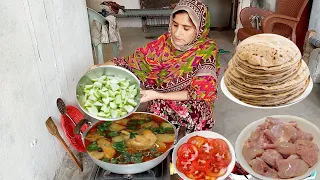 Village Life || Dopahar Ka Roti Salan Chicken Kaddoo  Recipe Ke Sath || Irma's family vlog