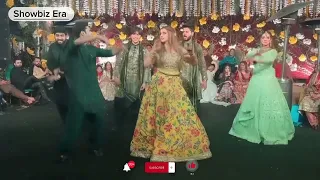 alishba anjum ki behan sehar ki mehandi pay surprise dance performance 😎🎉🤗