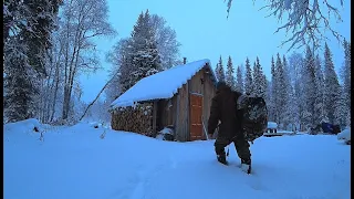 Возвращение в таёжную избу. День в тайге. Рыбалка на хариуса.