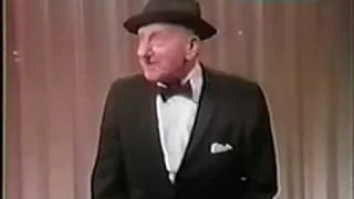 Jimmy Durante hosts Hollywood Palace with Ella Fitzgerald 1-11-69 (2 of 6)