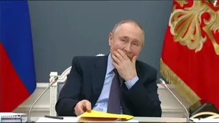 Путин погружается в жёлтую папку