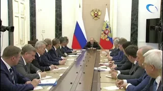 Президент Владимир Путин встретился сегодня с главами регионов, избранными 10 сентября