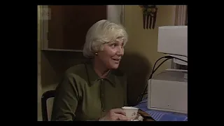 Mummo - kolme kuppia kahvia ja kohtelias nuorimies