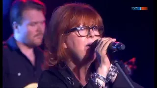 Maggie Reilly - "Moonlight Shadow" (Live)