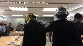 Daft punk (cosplay) to Shibuya Apple Store 🤖🤖😆