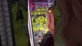 ELLE VEUT ATTRAPER SON PIKACHU 🥺😂