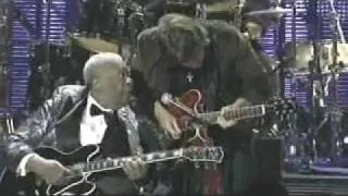 B.B. KING AND RICHIE SAMBORA..."THE TRHILL IS  GONE"