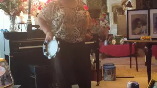 How to play the  Tambourine in 4 easy  steps