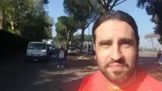 A Trigoria i tifosi fanno gli auguri a Totti: “Mi è venuta la tremarella…”