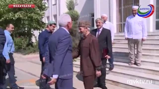 Владимир Васильев поздравил муфтия республики с наступлением праздника Курбан-байрам