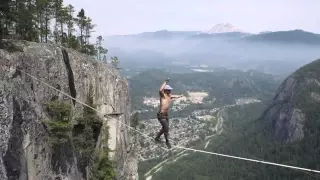 World Record di camminata su corda senza protezioni