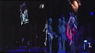 Michael Jackson Thriller Manila 1996 vs Bucharest 1996
