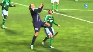 Zlatan Ibrahimovic fails bicycle kick