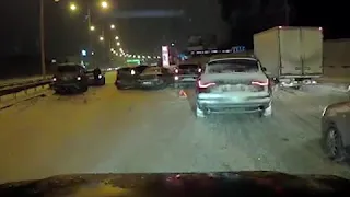 Авария в переулке Базовом в Екатеринбурге | E1.ru