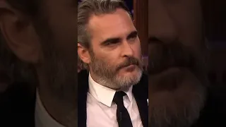 Joaquin Phoenix don’t like Jimmy Fallon 👀