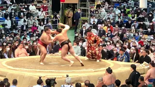 Osaka day 15, Sumo match Takayasu vs Abi