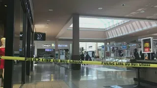 Two Would Be Robbers Shot By Jewelry Store Employee Inside Pembroke Lakes Mall