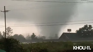 Video shows tornado form along I-10 in Orange, Texas