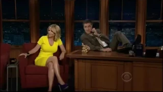 Craig Ferguson tries not to look at Carrie Keagans boobs