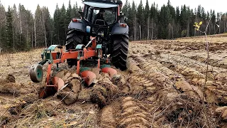 Valtra N123 plowing the old fields - Part 1/2